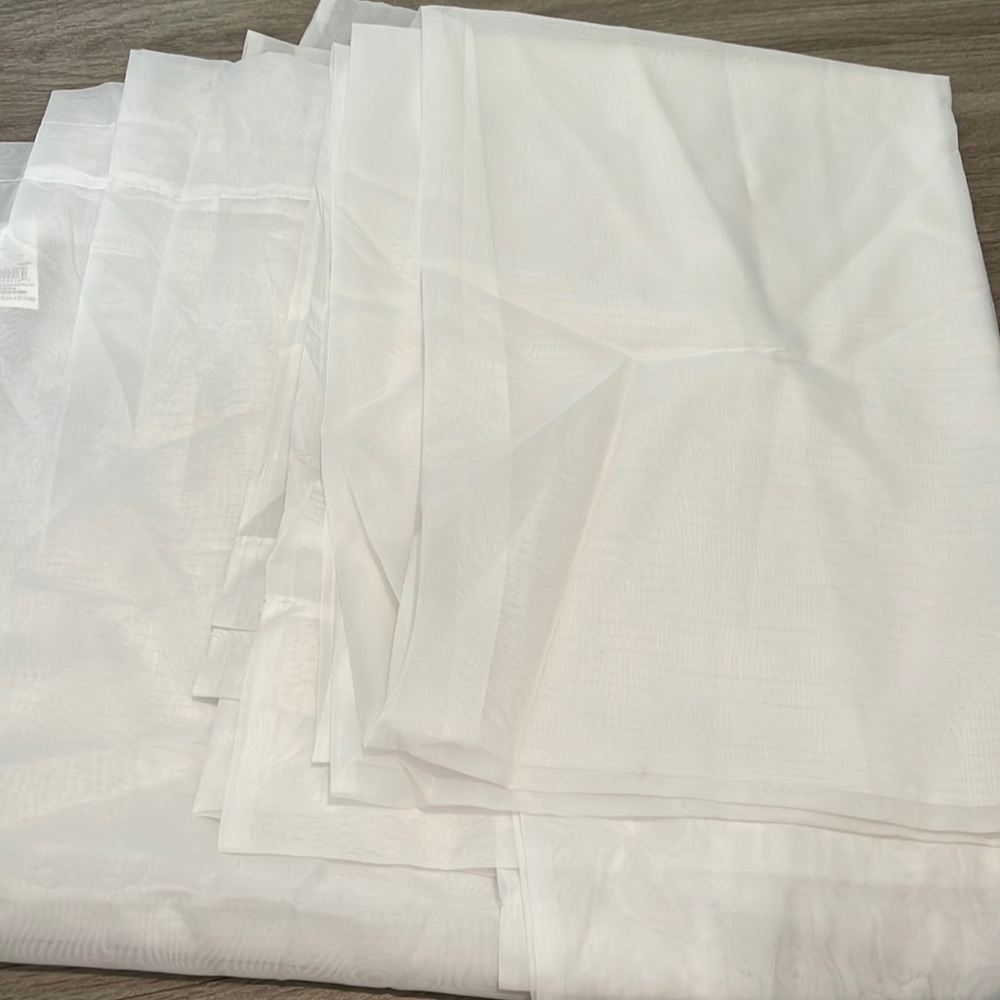 Mainstays curtains 59 in x 84 in White